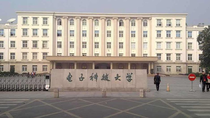PCB电路板材质选择：揭秘材质特性与适用场景